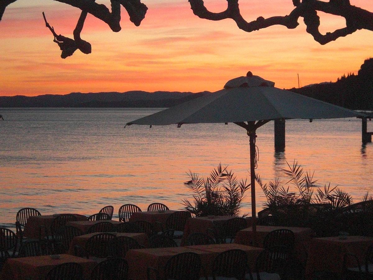 Hotel Tre Corone Garda  Exterior photo